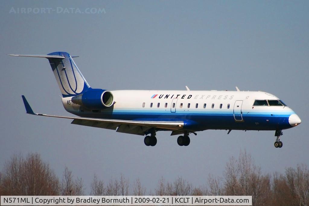N571ML, 1997 Canadair CRJ-200ER (CL-600-2B19) C/N 7209, Taken from the overlook on the west side of the Charlotte Douglas International Airport.