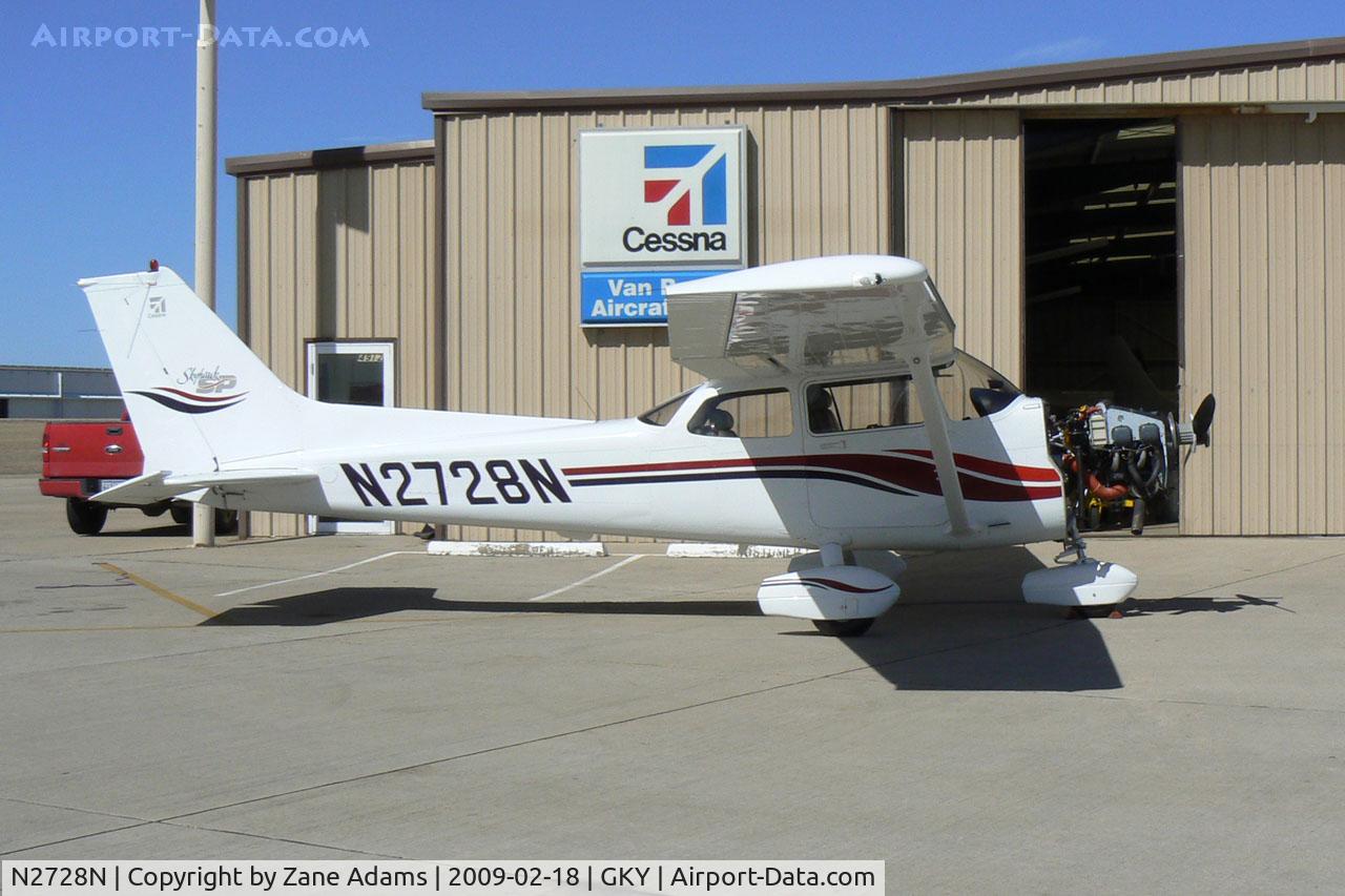 N2728N, 2000 Cessna 172S C/N 172S8406, At Arlington Municipal