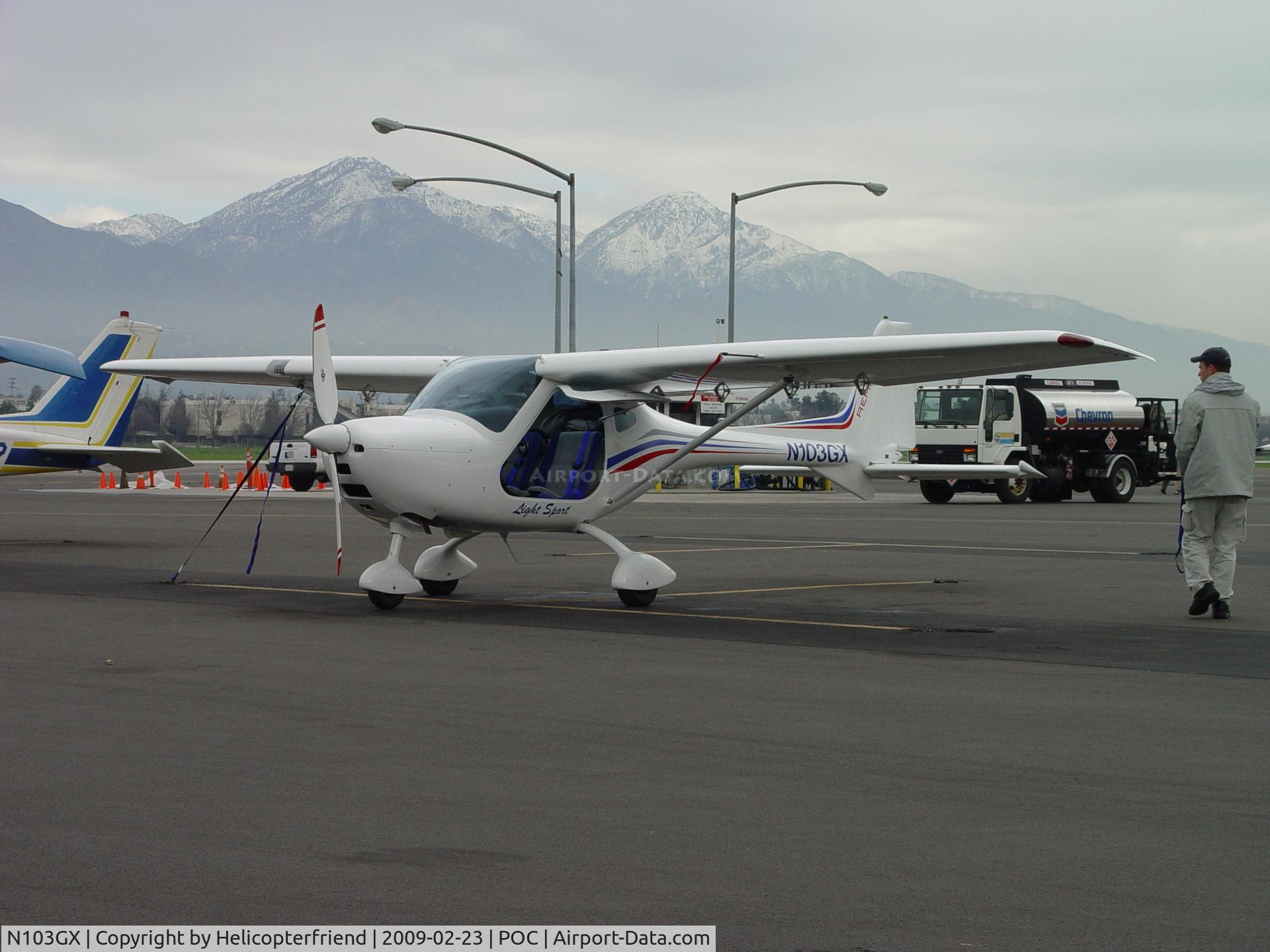 N103GX, Remos GX C/N 287, Getting ready to take off