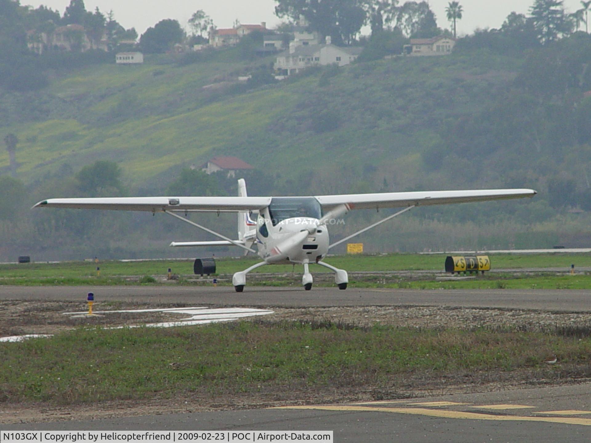N103GX, Remos GX C/N 287, Taxiing to 26L at Brackett