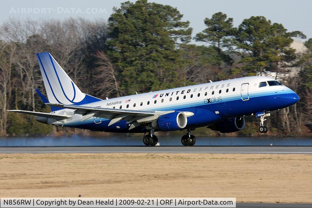 N856RW, 2005 Embraer 170SE (ERJ-170-100SE) C/N 17000078, United Express (Shuttle America) N856RW (FLT TCF7678) from Chicago O'Hare Int'l (KORD) landing on RWY 23.
