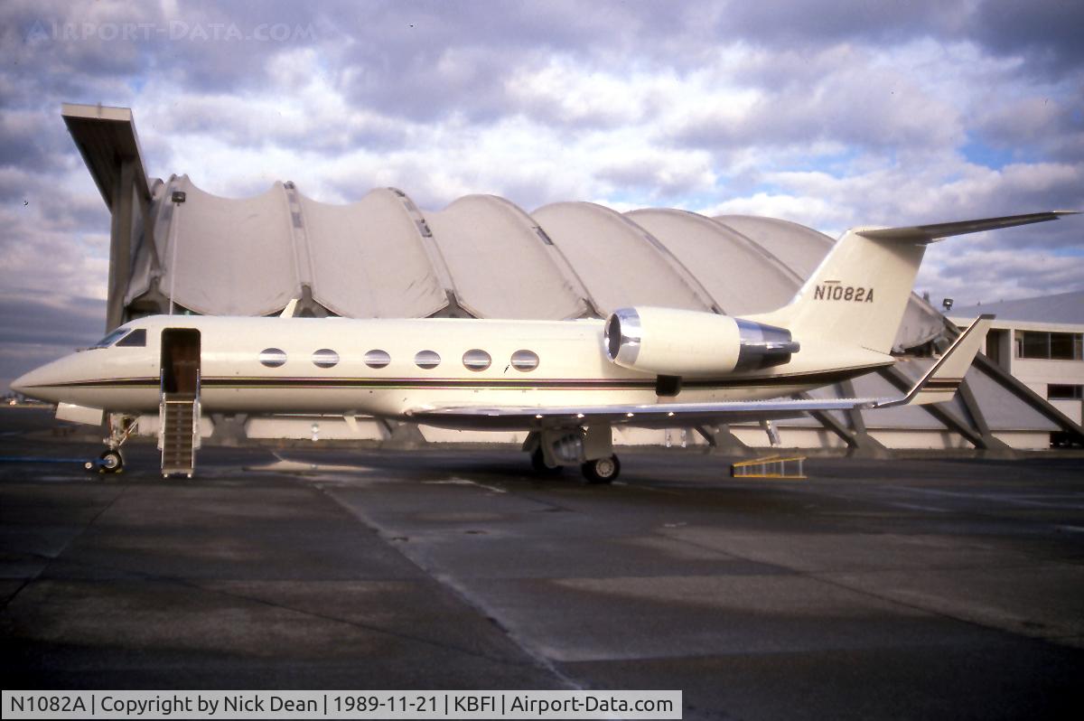 N1082A, 1988 Gulfstream Aerospace G-IV C/N 1082, KBFI