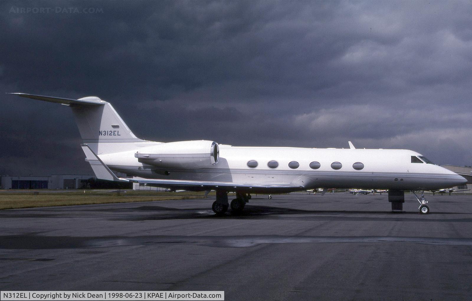 N312EL, 1989 Gulfstream Aerospace G-IV C/N 1105, KPAE