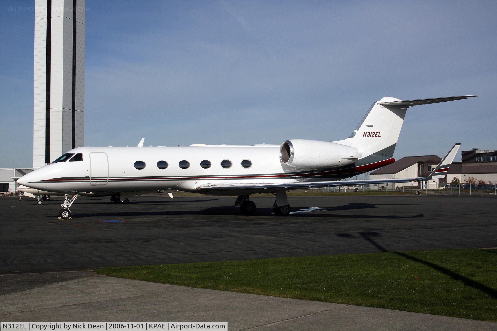 N312EL, 1989 Gulfstream Aerospace G-IV C/N 1105, KPAE (After being repainted)