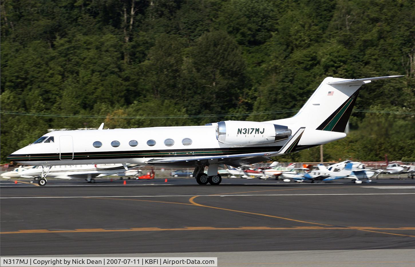 N317MJ, 1989 Gulfstream Aerospace G-IV C/N 1122, KBFI
