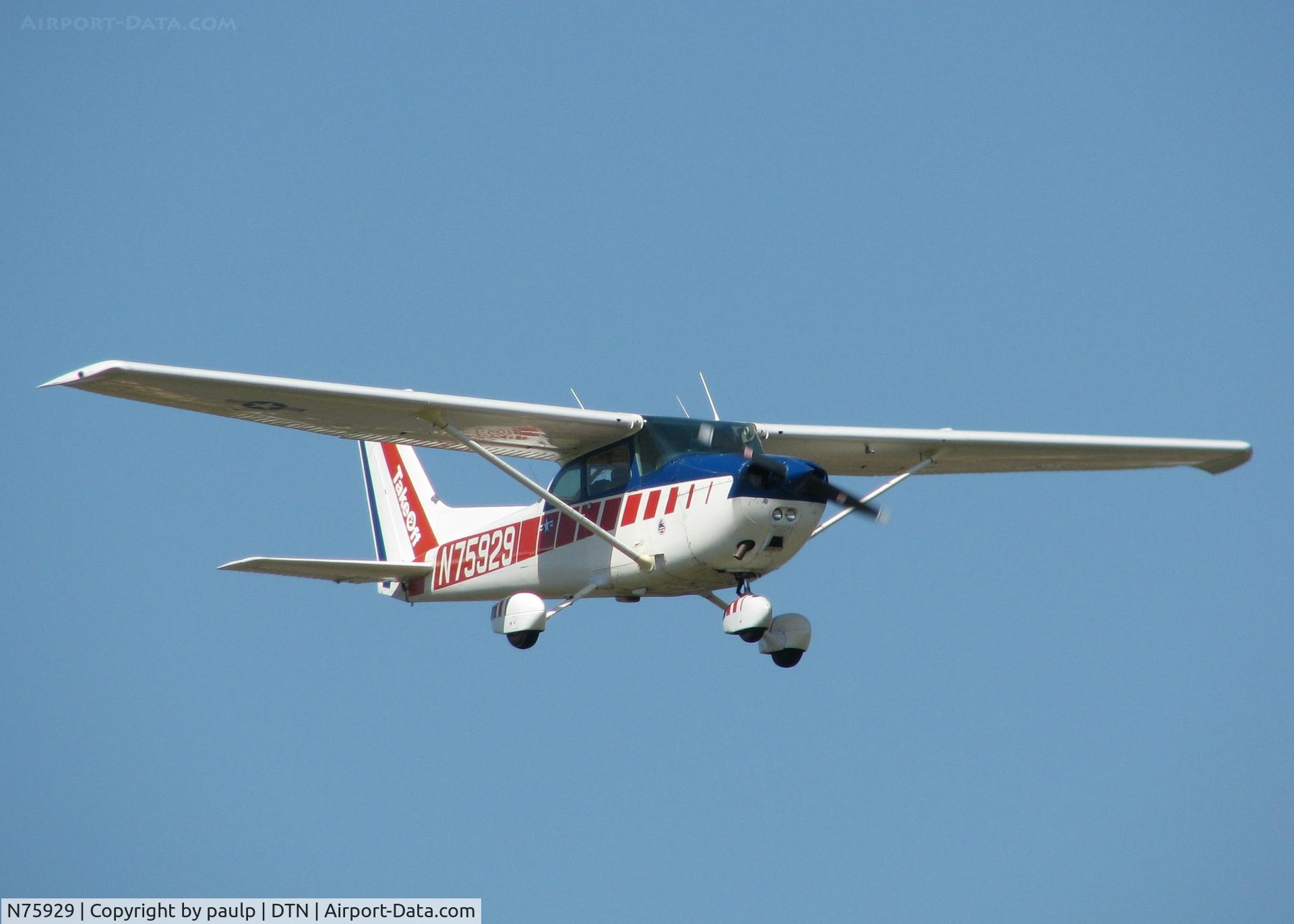 N75929, 1976 Cessna 172N C/N 17268051, Landing on 14 at the Shreveport Downtown airport.
