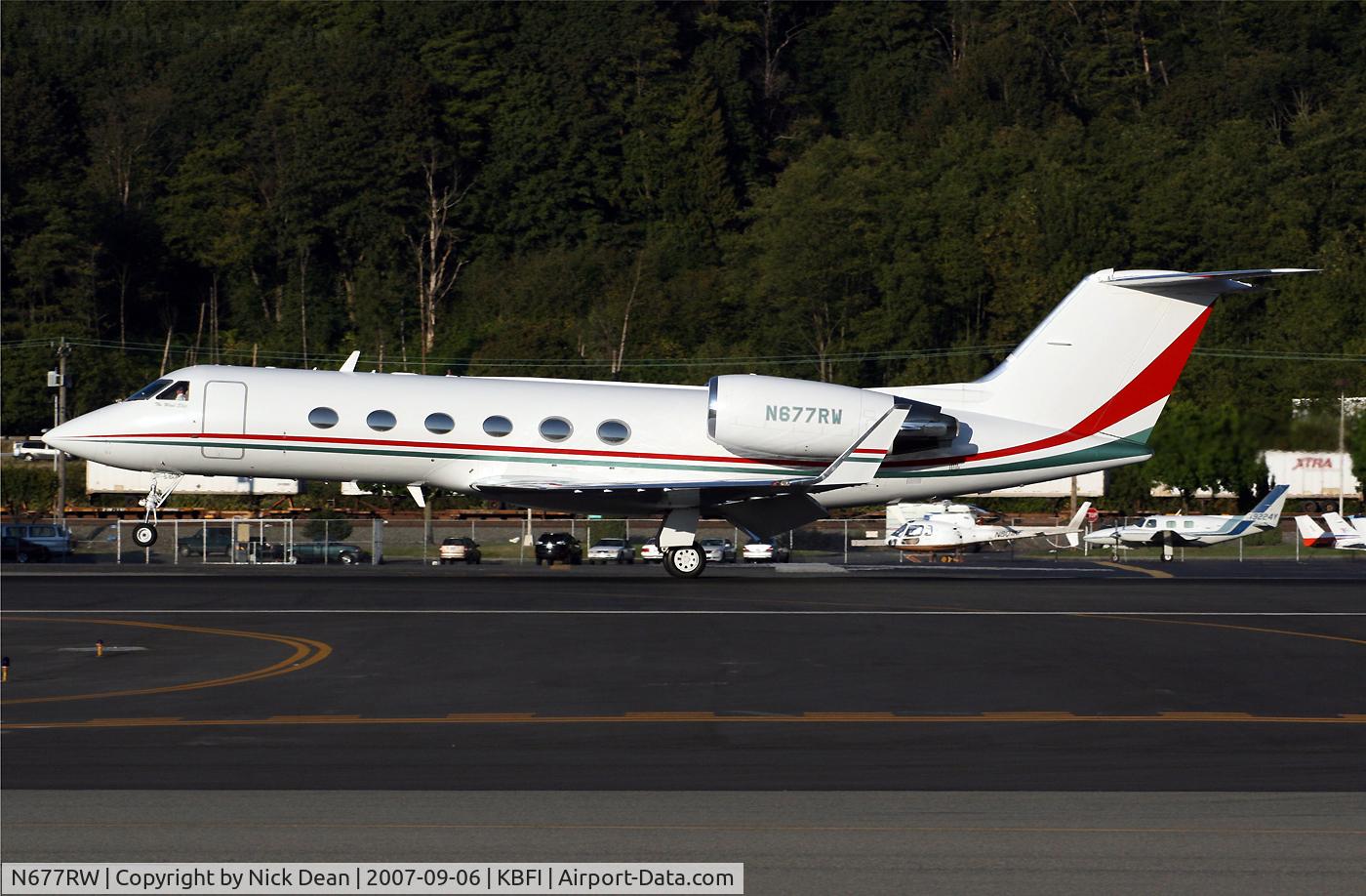 N677RW, 1991 Gulfstream Aerospace Gulfstream IV C/N 1177, KBFI
