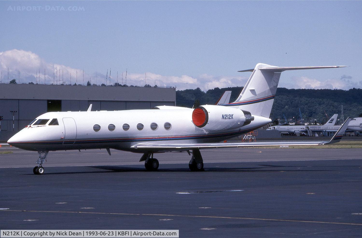 N212K, 1992 Gulfstream Aerospace Gulfstream IV C/N 1192, KBFI