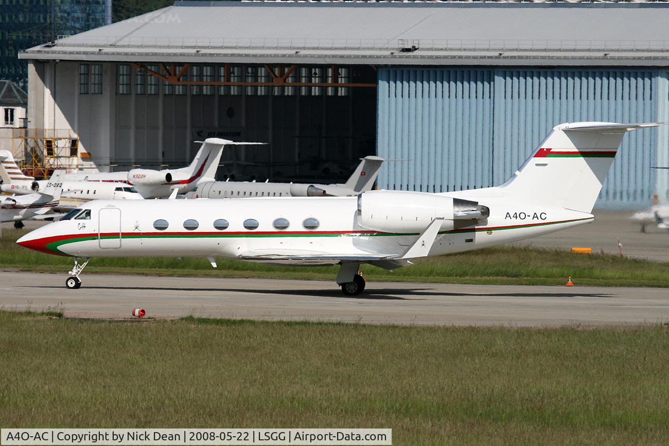 A4O-AC, 1992 Gulfstream Aerospace Gulfstream IV C/N 1196, LSGG