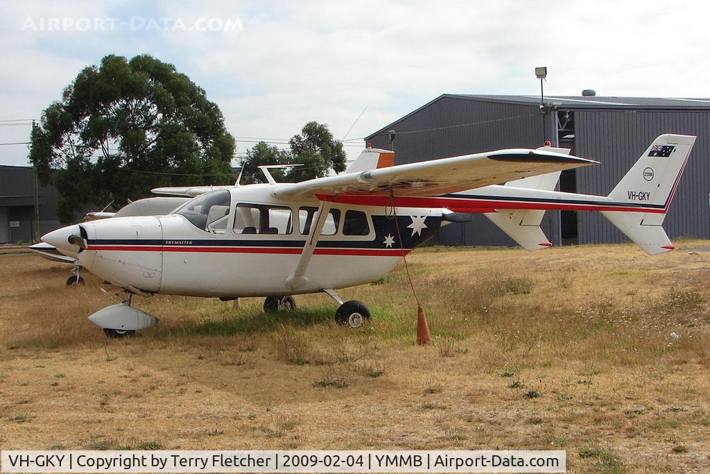 VH-GKY, 1964 Cessna 336 Skymaster C/N 336-0164, 1964 Cessna 336 at Moorabbin