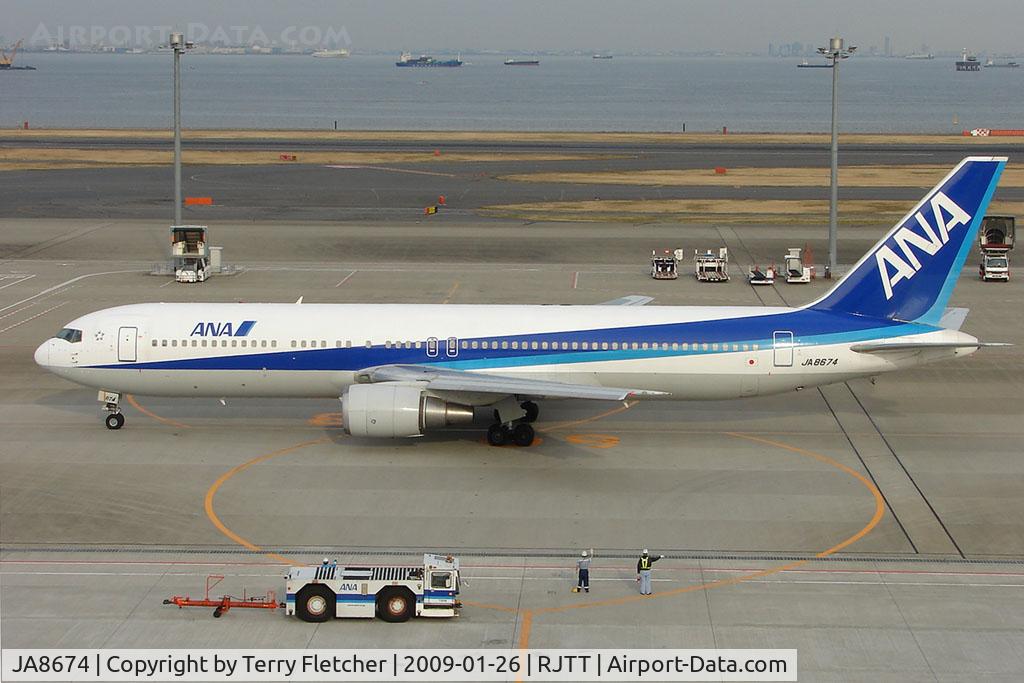 JA8674, 1994 Boeing 767-381 C/N 25661, ANA B767 arrives Haneda