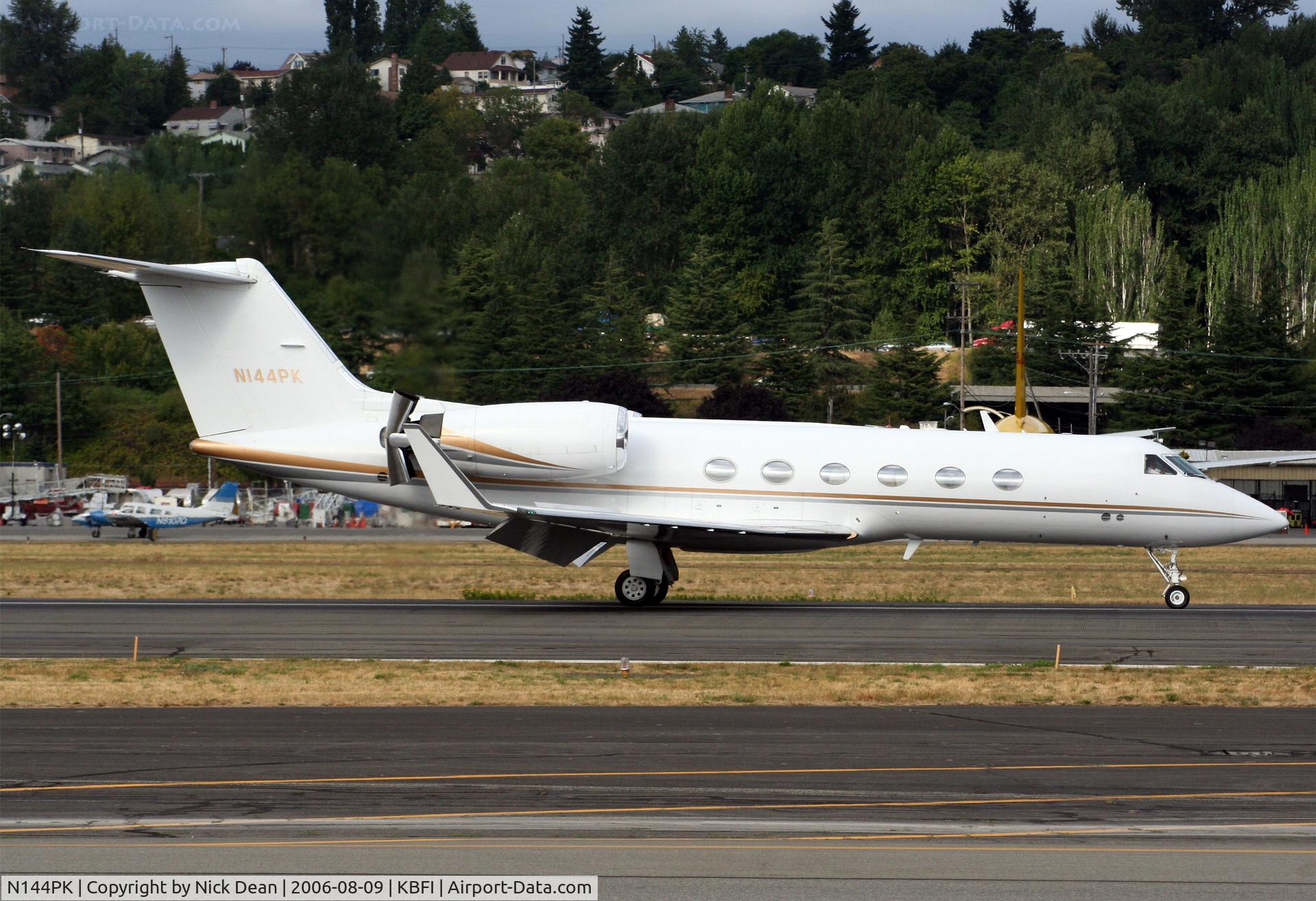 N144PK, 1992 Gulfstream Aerospace G-IV C/N 1210, KBFI
