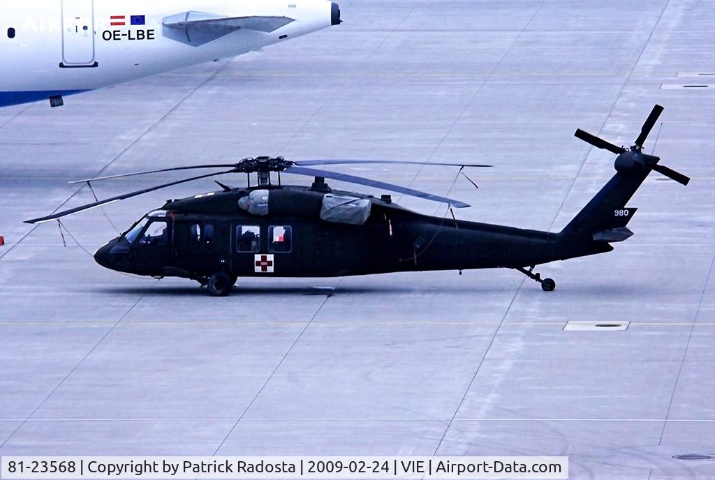 81-23568, 1981 Sikorsky UH-60A Black Hawk C/N 70289, US Army Sikorsky Black Hawk diverted to VIE d/t bad weather in LNZ