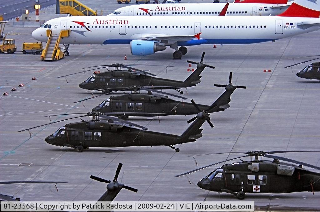 81-23568, 1981 Sikorsky UH-60A Black Hawk C/N 70289, US Army Sikorsky Black Hawk diverted to VIE d/t bad weather in LNZ