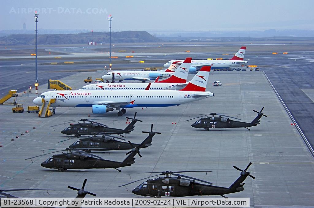 81-23568, 1981 Sikorsky UH-60A Black Hawk C/N 70289, US Army Sikorsky Black Hawk diverted to VIE d/t bad weather in LNZ