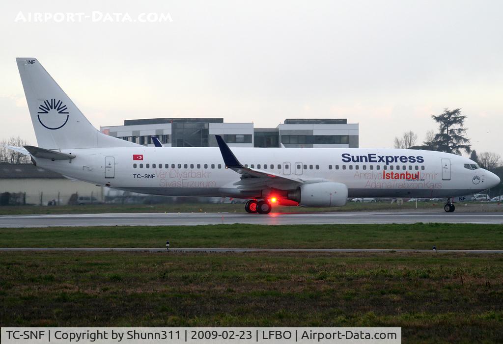 TC-SNF, 2008 Boeing 737-8HC C/N 36529, Lining up rwy 32R for departure...