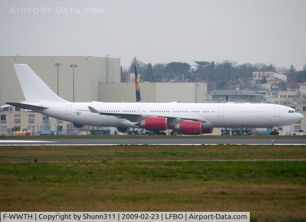 F-WWTH, 2008 Airbus A340-542 C/N 894, C/n 894 - Still stored with just Kingfisher basic engines c/s...