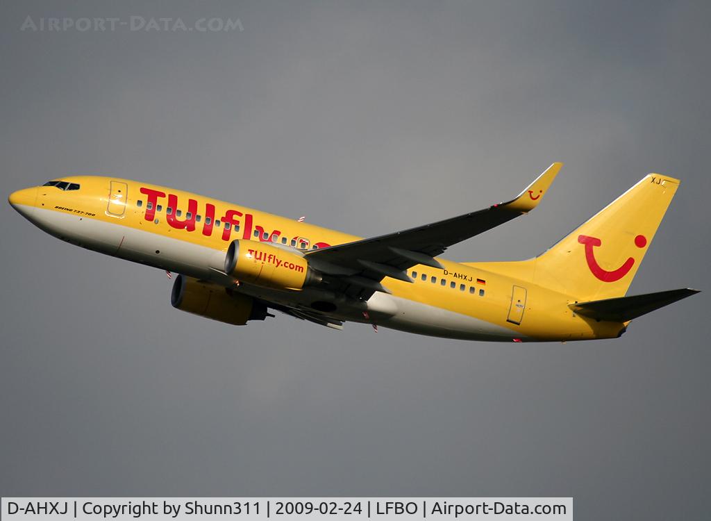 D-AHXJ, 2008 Boeing 737-7Q8 C/N 35277, Take off rwy 32R