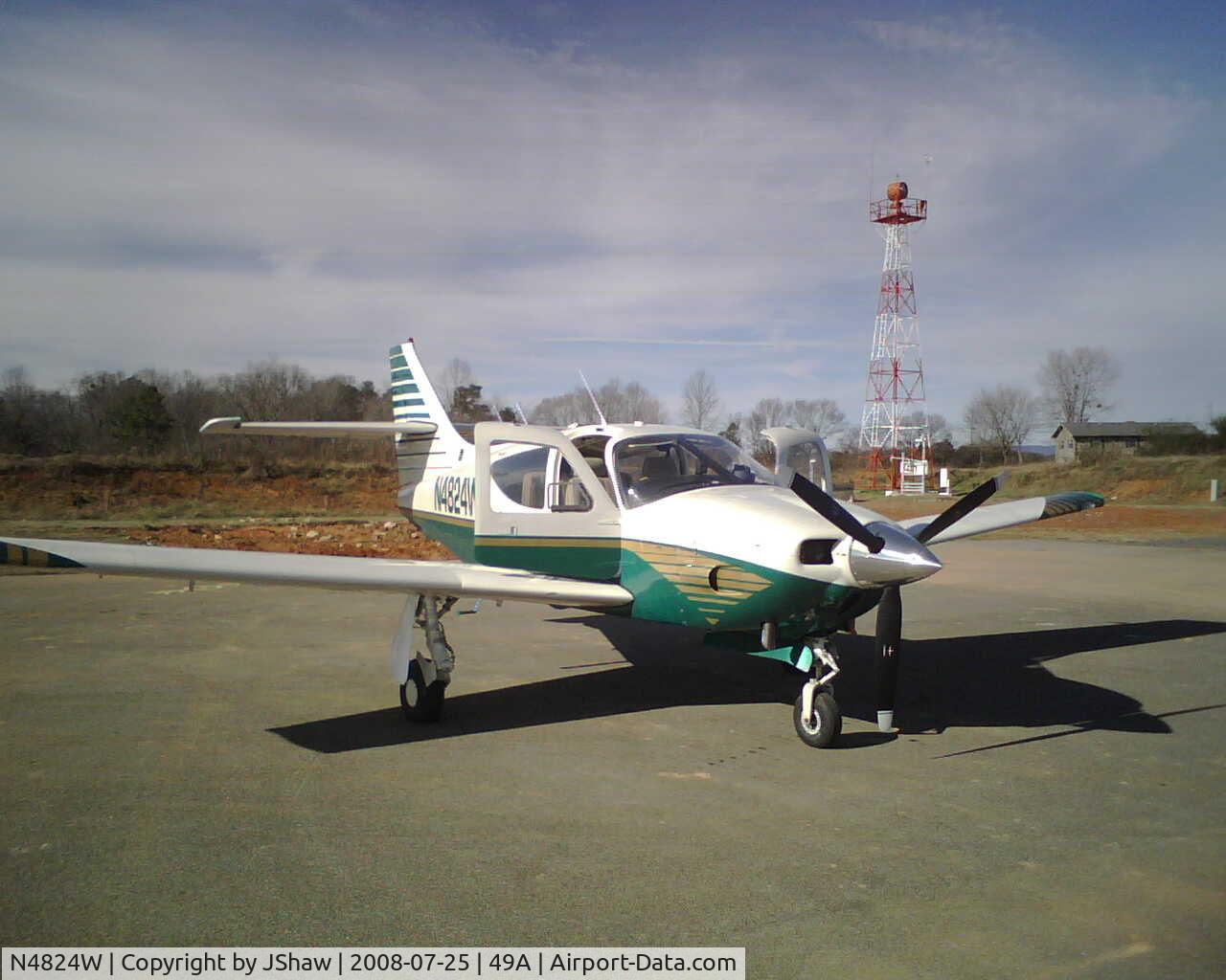 N4824W, 1976 Rockwell International 114 Commander C/N 14154, N4824W - 1977 Rockwell Commander