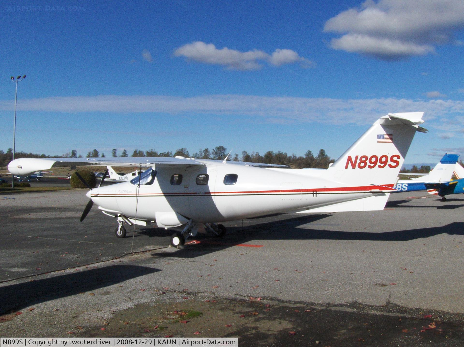 N899S, 2002 Extra EA-400 C/N 25, On The Ramp