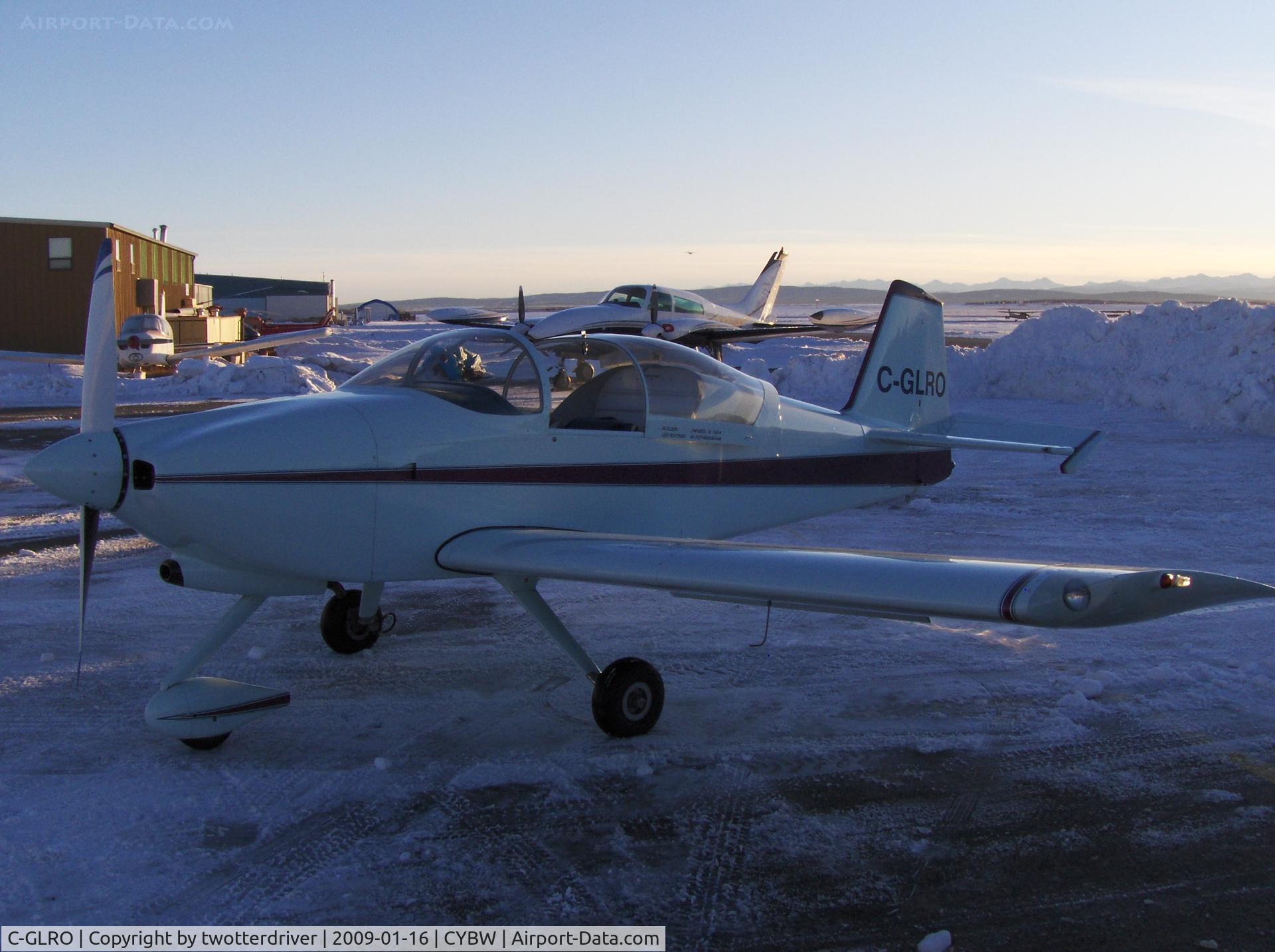 C-GLRO, 1993 Vans RV-6A C/N R-4, On The Ramp