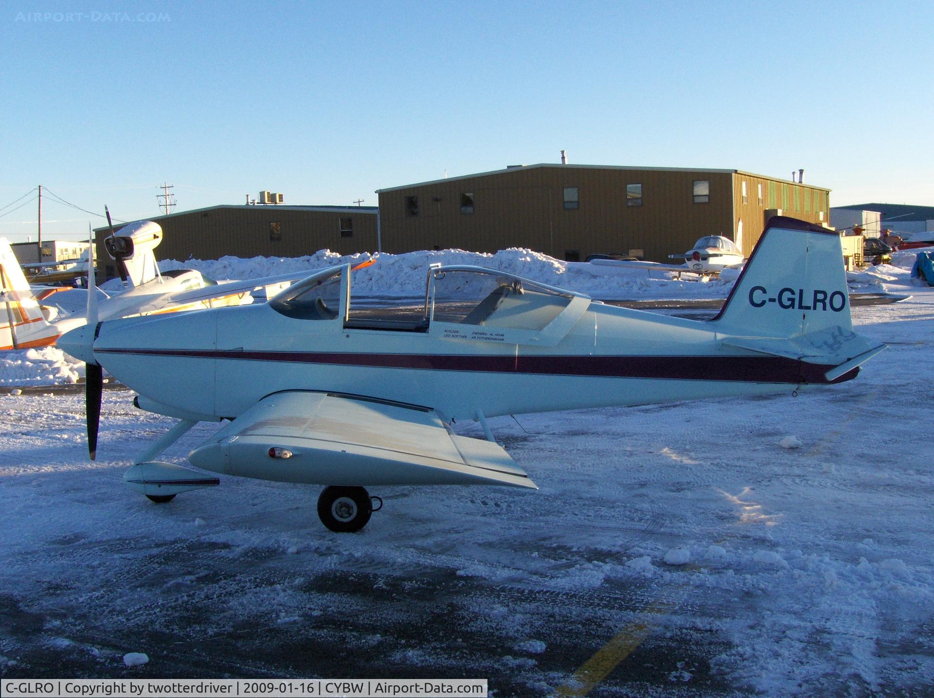 C-GLRO, 1993 Vans RV-6A C/N R-4, On The Ramp