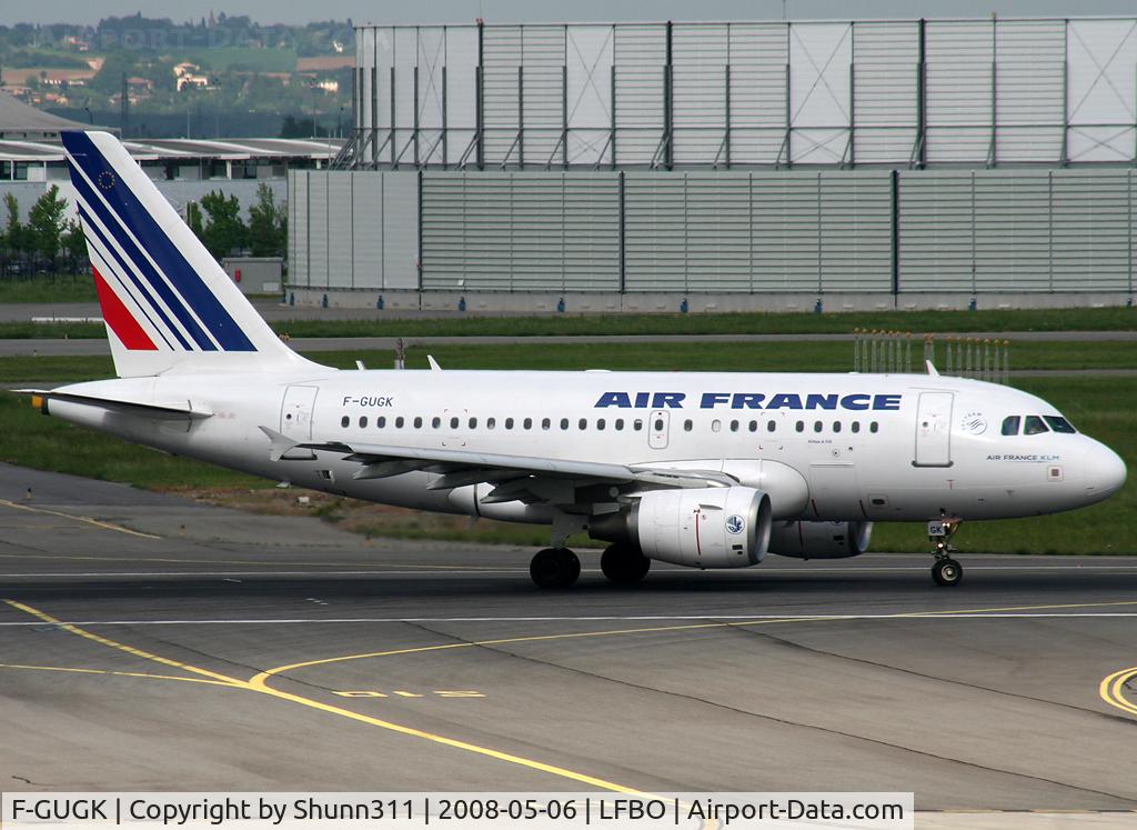 F-GUGK, 2005 Airbus A318-111 C/N 2601, Lining up rwy 14R for departure