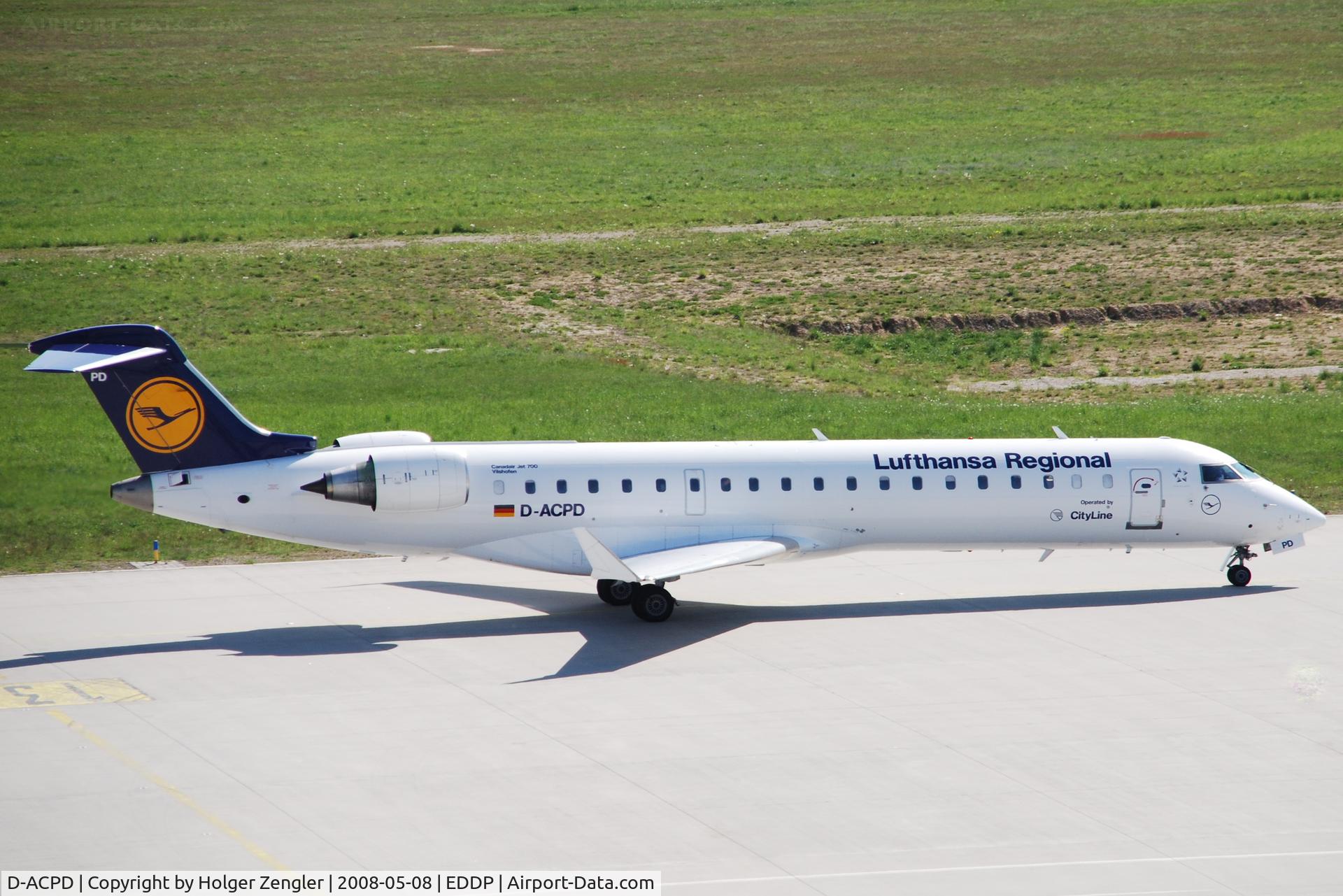 D-ACPD, 2001 Canadair CRJ-701ER (CL-600-2C10) Regional Jet C/N 10015, The Vilshofen passes by