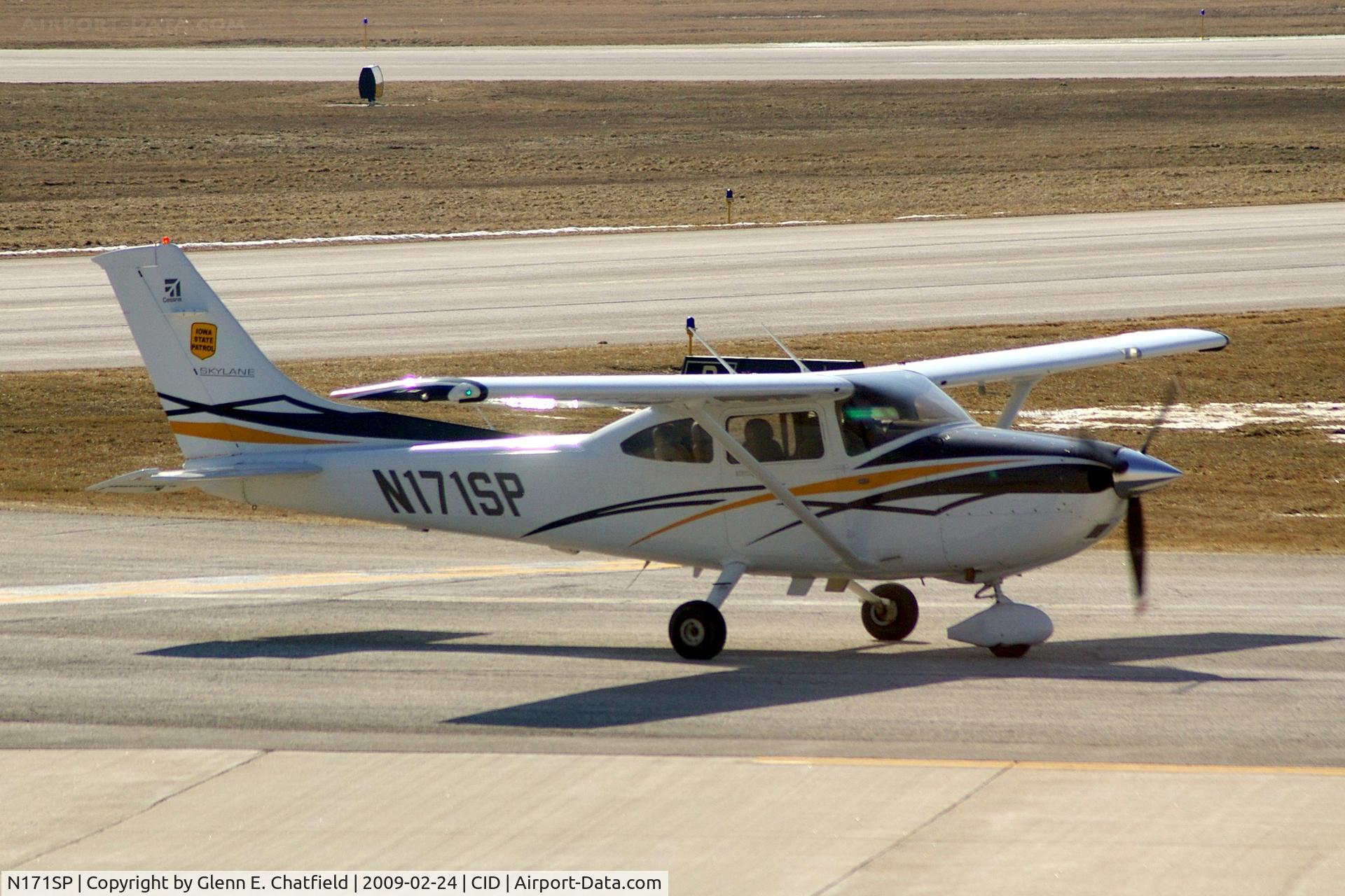 N171SP, 2007 Cessna 182T Skylane C/N 18281977, State Police taxiing to Landmark FBO, as seen from my office window.