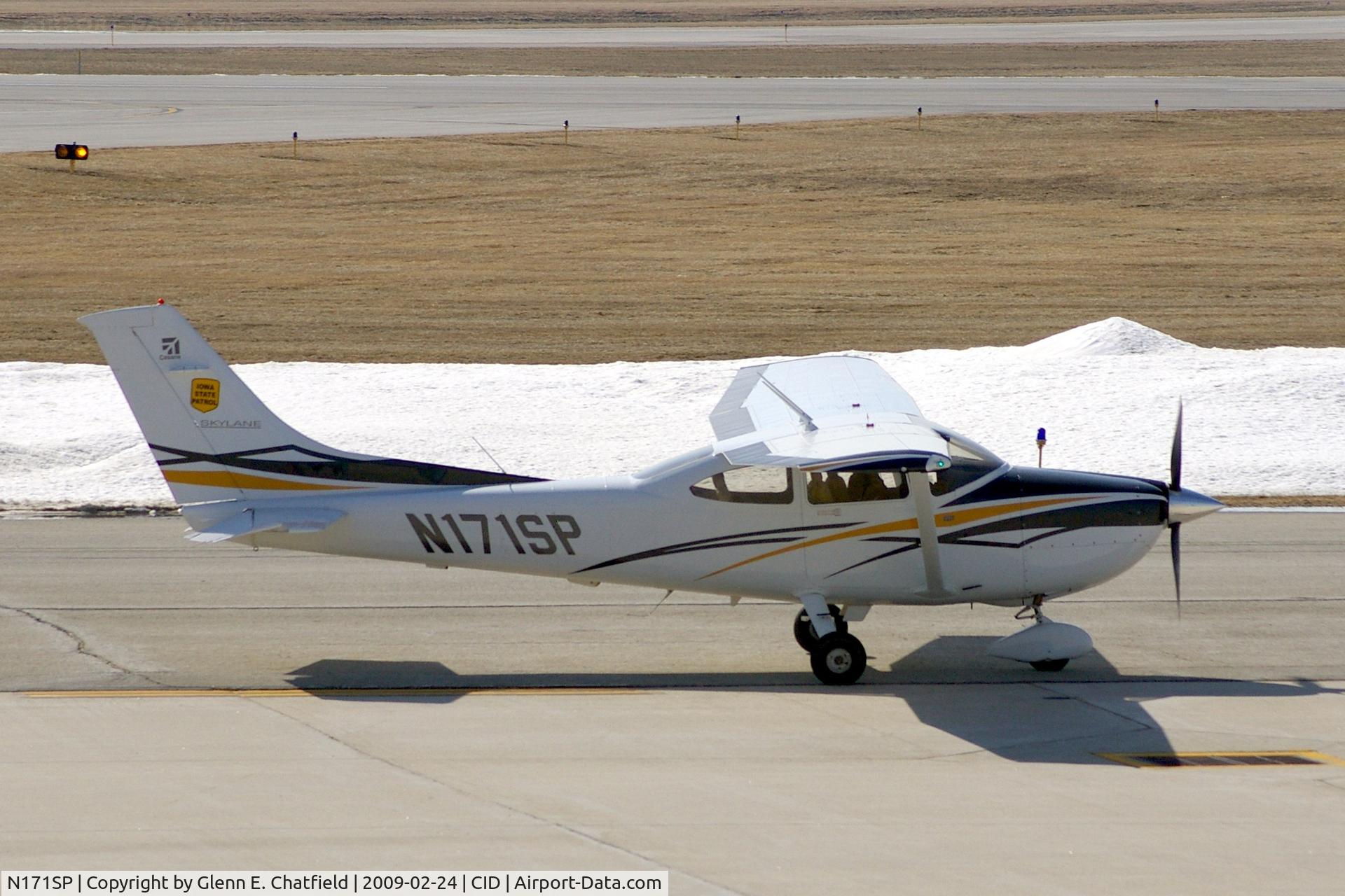 N171SP, 2007 Cessna 182T Skylane C/N 18281977, State Police taxiing to Landmark FBO, as seen from my office window.
