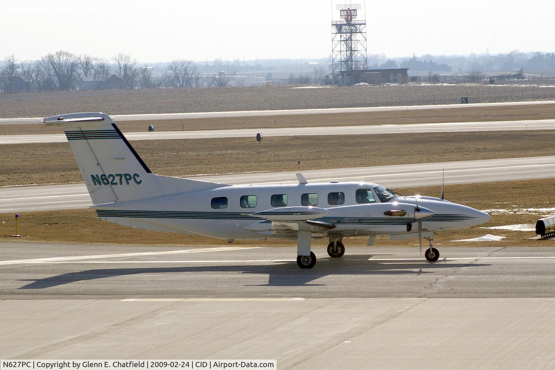N627PC, 1984 Piper PA-42 Cheyenne IIIA C/N 42-5501010, Taxiing in to Landmark FBO.