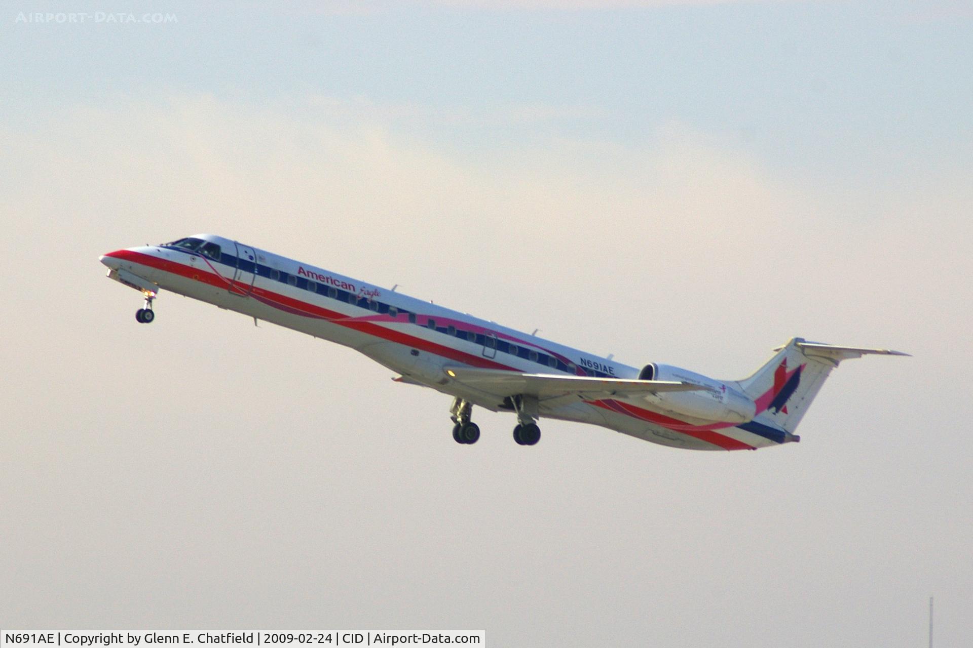 N691AE, 2004 Embraer ERJ-145LR (EMB-145LR) C/N 14500860, Climbing out off Runway 9, heading for ORD