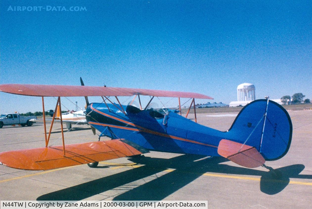 N44TW, 1988 Great Lakes 2T-1A Sport Trainer C/N 7215-N-617, At Grand Prairie Municipal