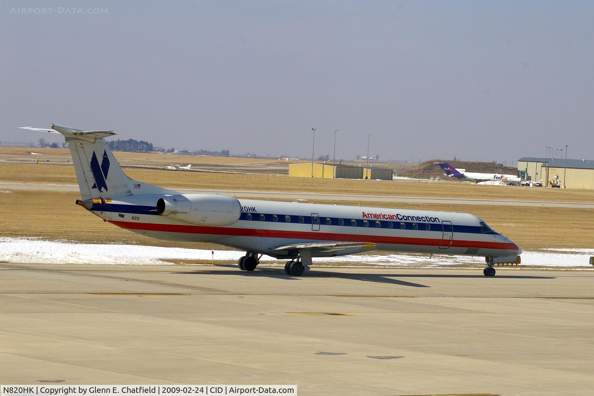 N820HK, 1998 Embraer EMB-145EP (ERJ-145EP) C/N 145064, Taxiing to Runway 13 for departure
