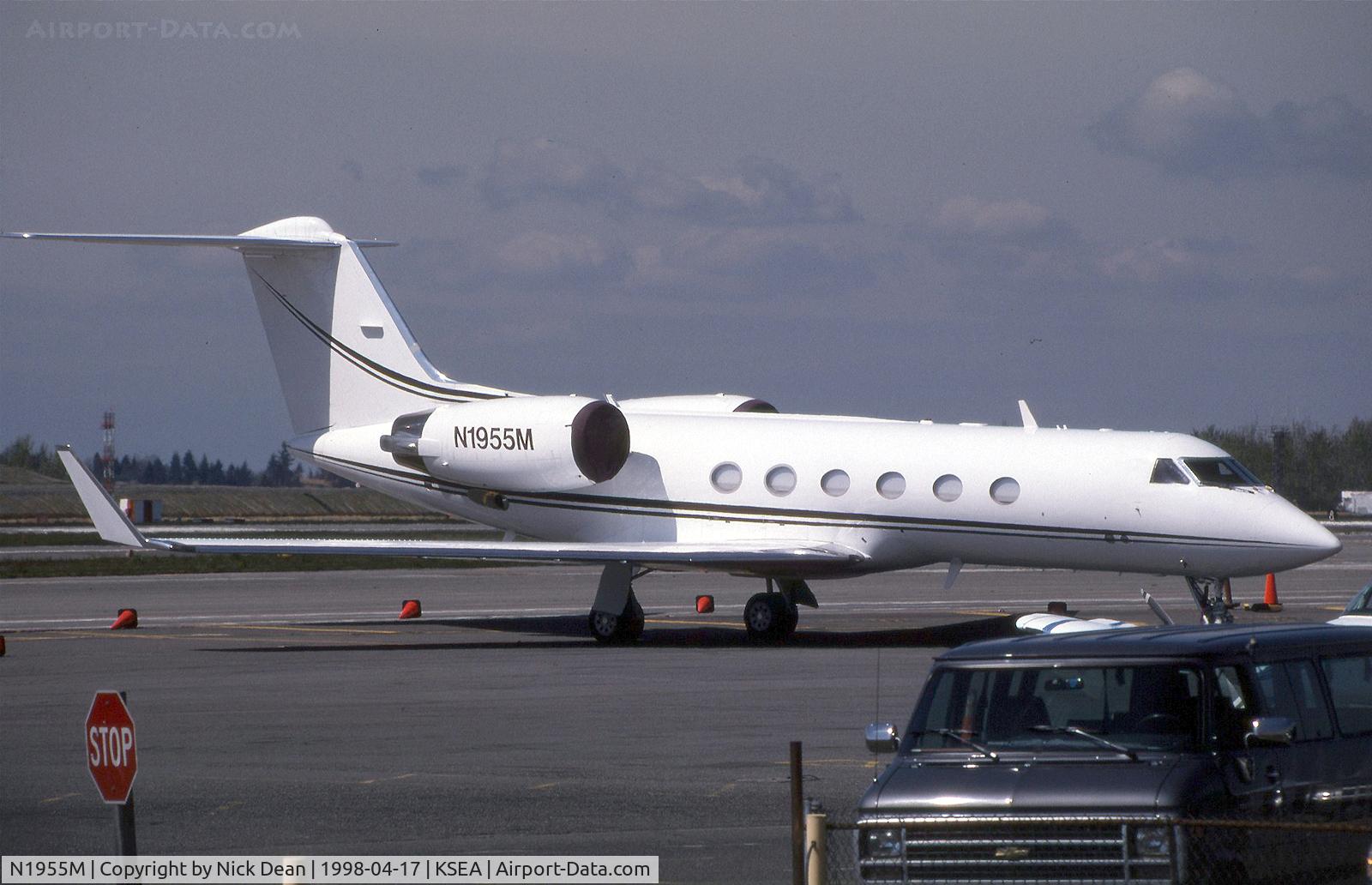 N1955M, 1995 Gulfstream Aerospace Gulfstream IVSP C/N 1276, KSEA
