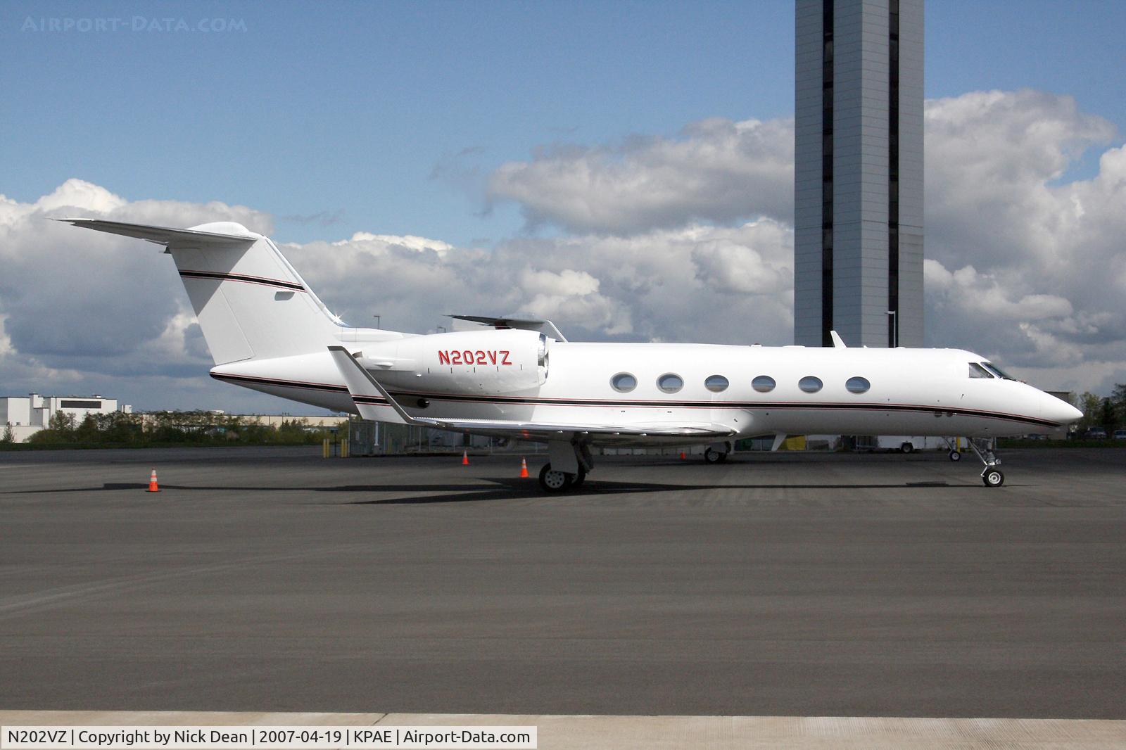 N202VZ, 1996 Gulfstream Aerospace G-IV C/N 1289, KPAE