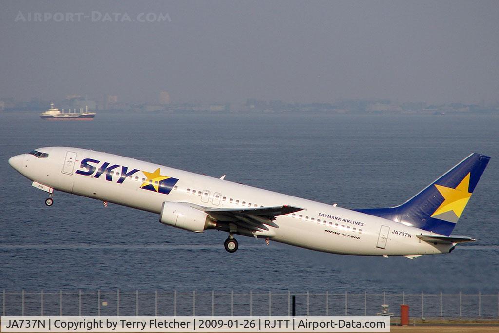 JA737N, 2007 Boeing 737-8HX C/N 36845, Skymark B737 lifts out of Haneda