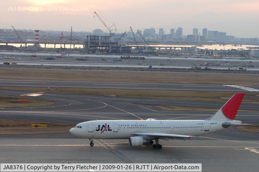JA8376, Airbus A300B4-622R C/N 617, JAL A300 about to taxy as last light fades over Tokyo Haneda