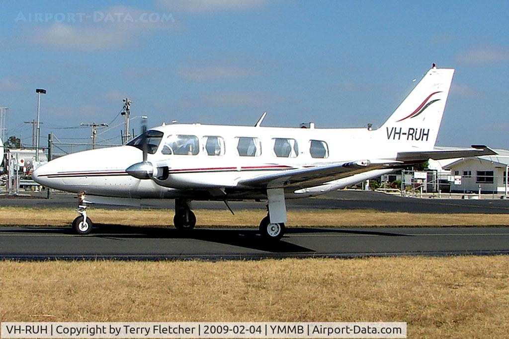 VH-RUH, 1977 Piper PA-31-350 Chieftain C/N 31-7752064, Piper Pa-31-350 at Moorabbin