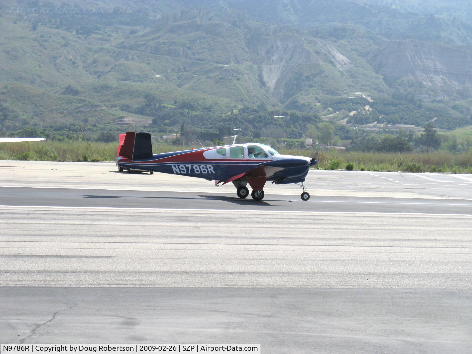 N9786R, 1960 Beech M35 Bonanza C/N D-6299, 1960 Beech M35 BONANZA, Continental IO-470-C 250 Hp, landing roll Rwy 22
