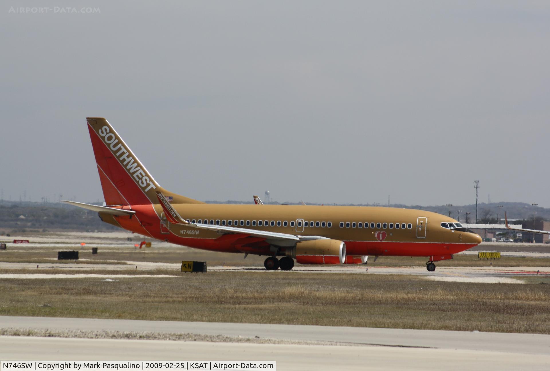 N746SW, 1999 Boeing 737-7H4 C/N 29798, Boeing 737-700