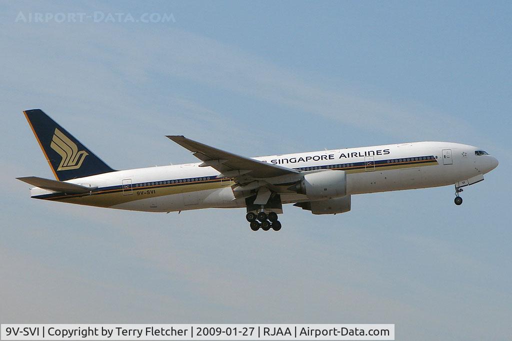 9V-SVI, 2002 Boeing 777-212/ER C/N 32316, Singapore B777 lifts off from Narita