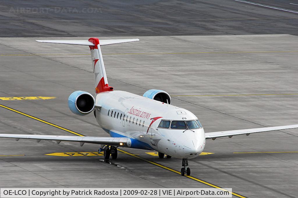 OE-LCO, 2000 Canadair CRJ-200LR (CL-600-2B19) C/N 7371, Returning from a flight - taxiing to parking position