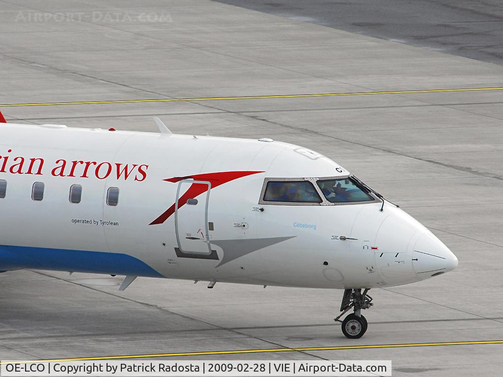 OE-LCO, 2000 Canadair CRJ-200LR (CL-600-2B19) C/N 7371, Returning from a flight - taxiing to parking position