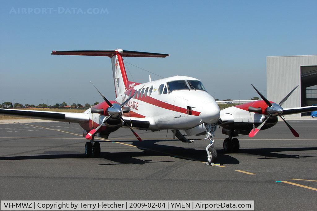 VH-MWZ, 1992 Beech B200 King Air C/N BB-1430, Beech 200 at Essendon