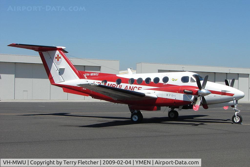 VH-MWU, 1992 Beech B200 King Air C/N BB-1418, Beech 200 at Essendon