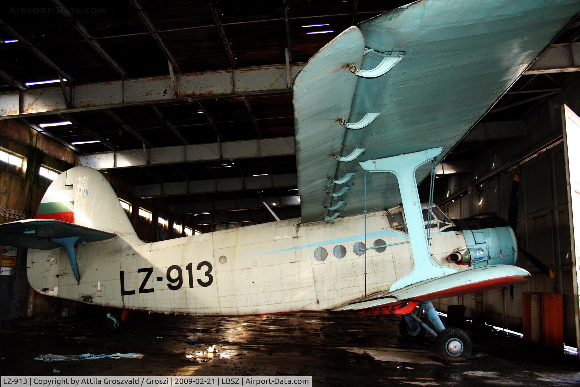 LZ-913, 1965 PZL-Mielec An-2 C/N 1G55-06, Stara Zagora Airport, hangar
