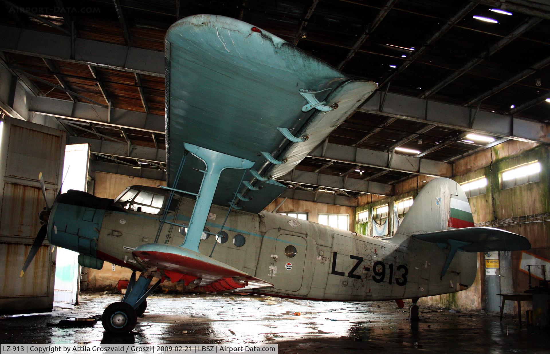 LZ-913, 1965 PZL-Mielec An-2 C/N 1G55-06, Stara Zagora Airport, hangar