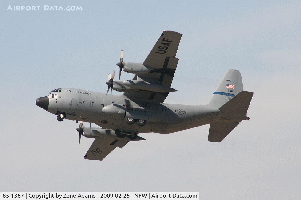 85-1367, 1985 Lockheed C-130H Hercules C/N 382-5082, Departing NASJRB Fort Worth.