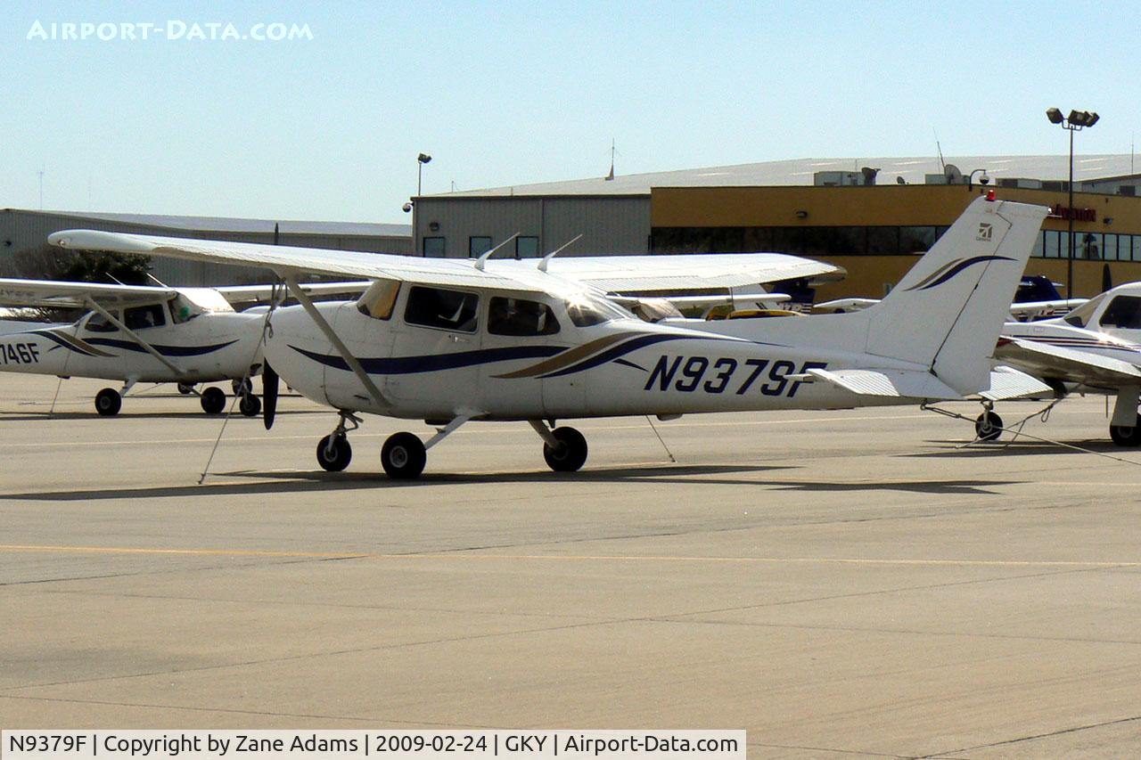 N9379F, 1999 Cessna 172R C/N 17280764, At Arlington Municipal